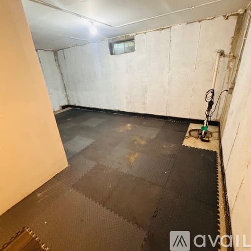 Danbury Apartment: 19 Somers Street