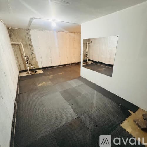 Danbury Apartment: 19 Somers Street