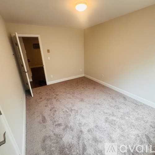 Danbury Apartment: 19 Somers Street