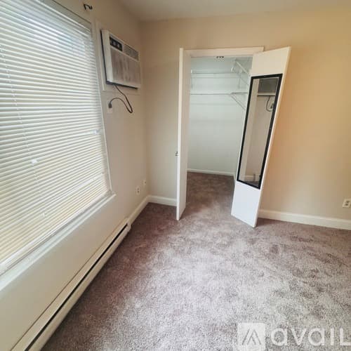 Danbury Apartment: 19 Somers Street