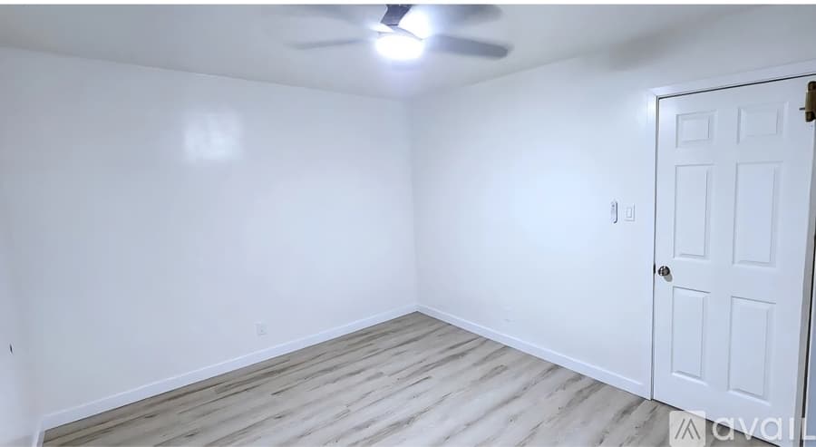 South Gate Apartment: 2574 Southern Ave