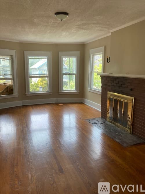 Syracuse Apartment: 735 Allen St