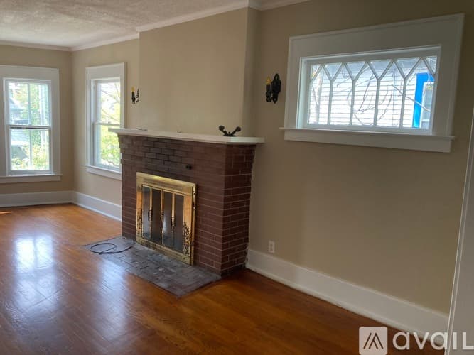 Syracuse Apartment: 735 Allen St