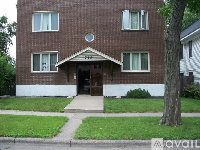 Saint Paul Apartment: 719 Hague Avenue