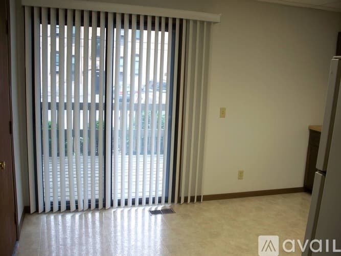 Saint Paul Apartment: 719 Hague Avenue