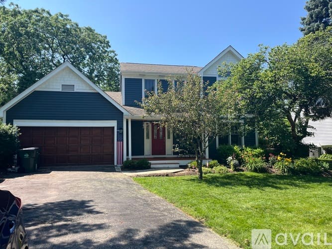 Palatine House: 889 East Stonebridge Court