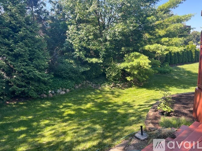 Palatine House: 889 East Stonebridge Court