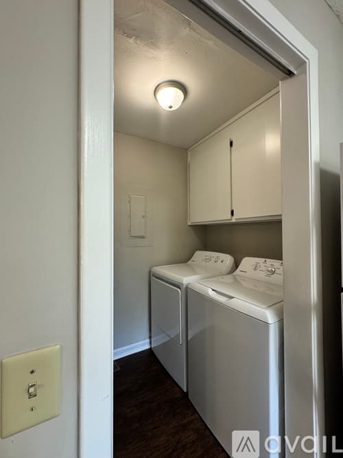Clemson Townhome: 220 Charleston Ave