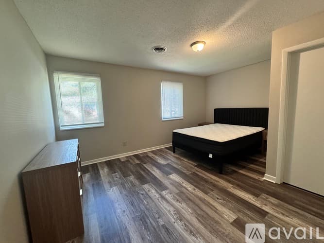 Clemson Townhome: 220 Charleston Ave