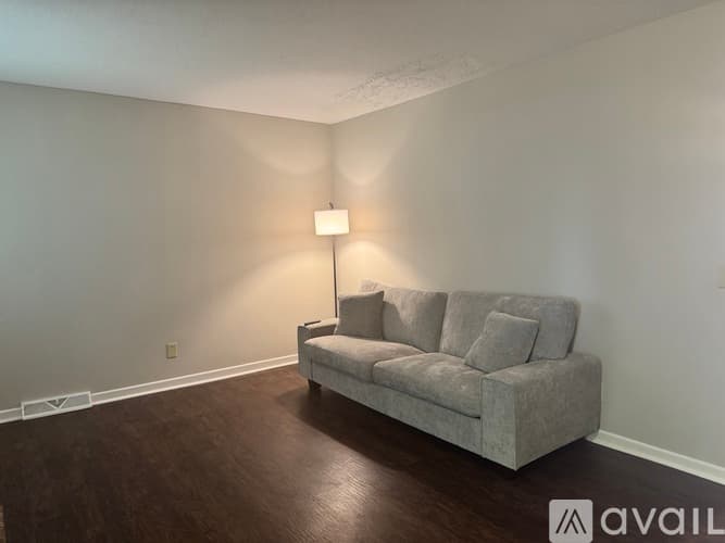 Clemson Townhome: 220 Charleston Ave