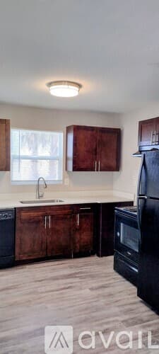 Tampa House: 701 E Hanlon St
