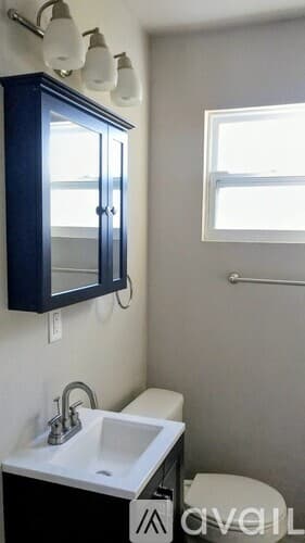 Tampa House: 701 E Hanlon St