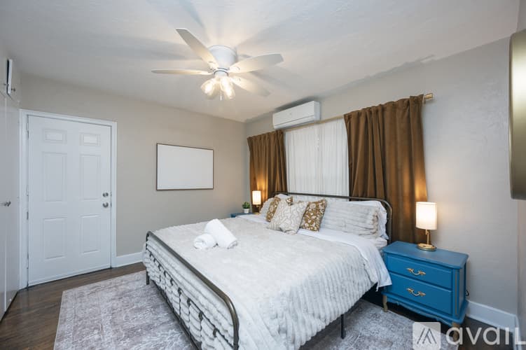 St. Petersburg Apartment: 1110 8th St N