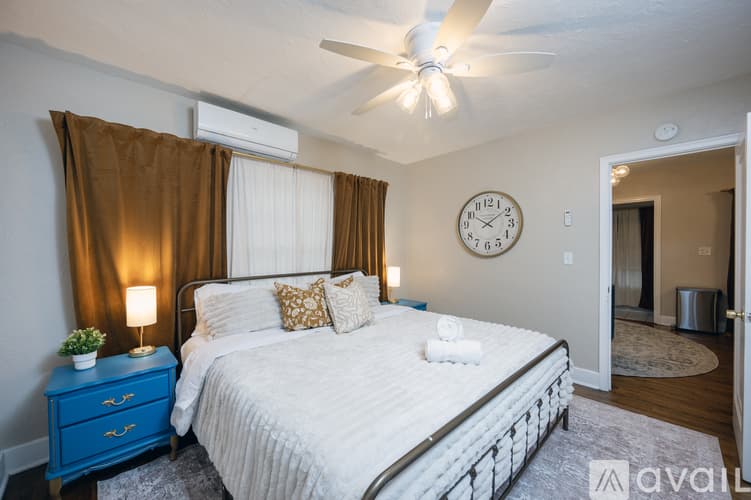 St. Petersburg Apartment: 1110 8th St N