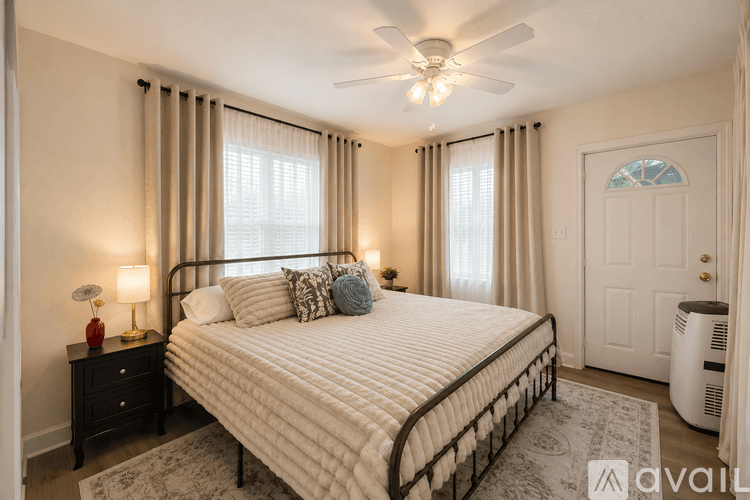 St. Petersburg Apartment: 1110 8th St N