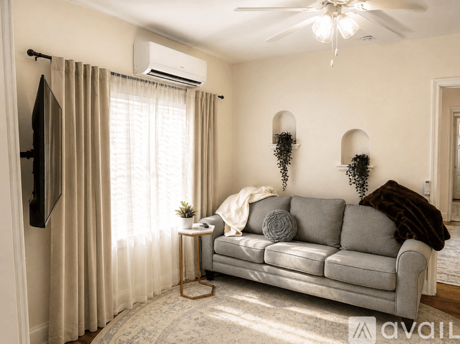 St. Petersburg Apartment: 1110 8th St N