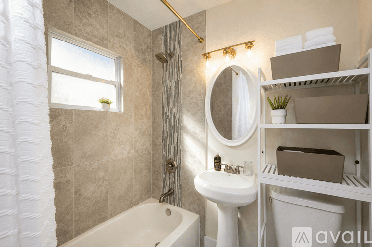 St. Petersburg Apartment: 1110 8th St N