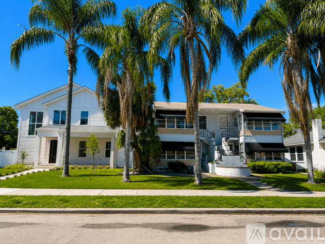 St. Petersburg Apartment: 1110 8th St N