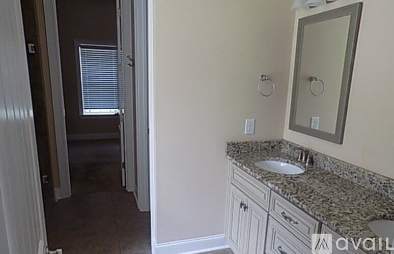 Midland City House: 328 Cypress Glade Ln