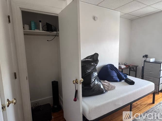 Boston Apartment: 405 Beacon St