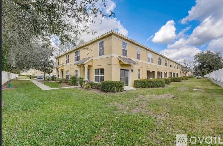 Valrico Townhome: 201 Penmark Stone Place