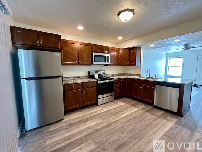 Waterford Apartment: 34 Circuit Street