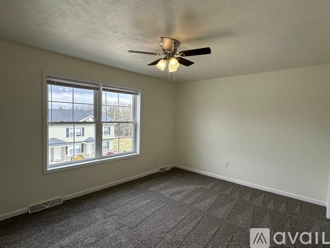Waterford Apartment: 34 Circuit Street