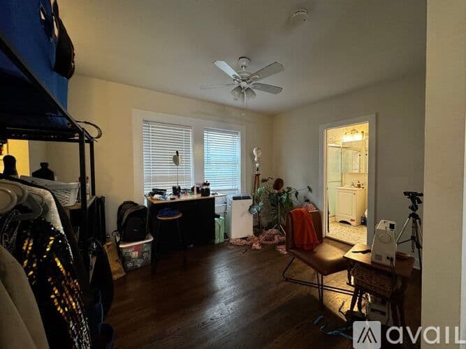 Chicago Apartment: 1381 W Greenleaf Ave