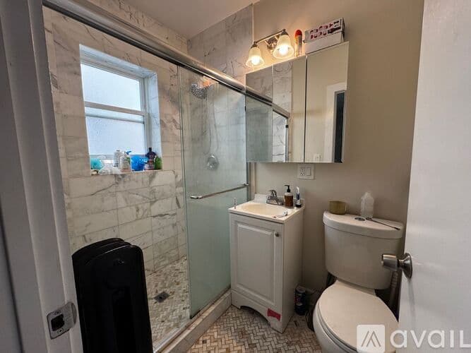 Chicago Apartment: 1381 W Greenleaf Ave