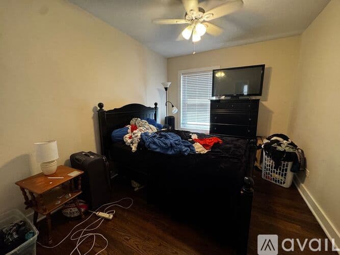 Chicago Apartment: 1381 W Greenleaf Ave