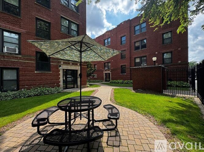 Chicago Apartment: 1381 W Greenleaf Ave