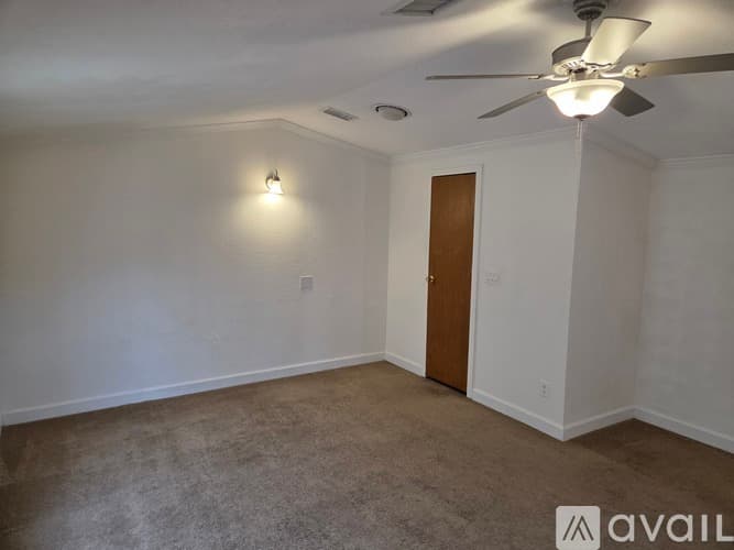 Hudson House: 17014 Meridian Blvd