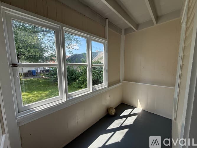 Hartford Apartment: 307 New Park Ave