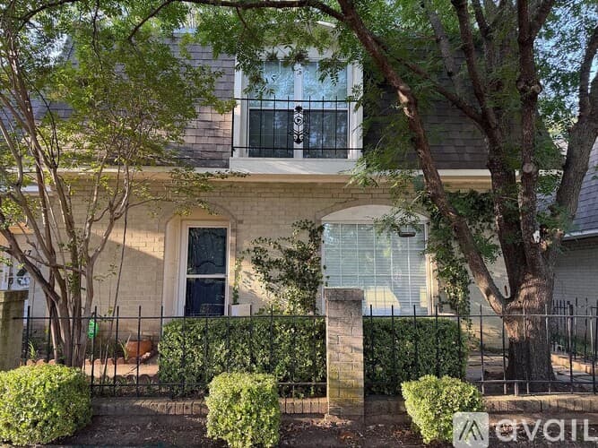 Arlington House: 1704 Scenic Drive