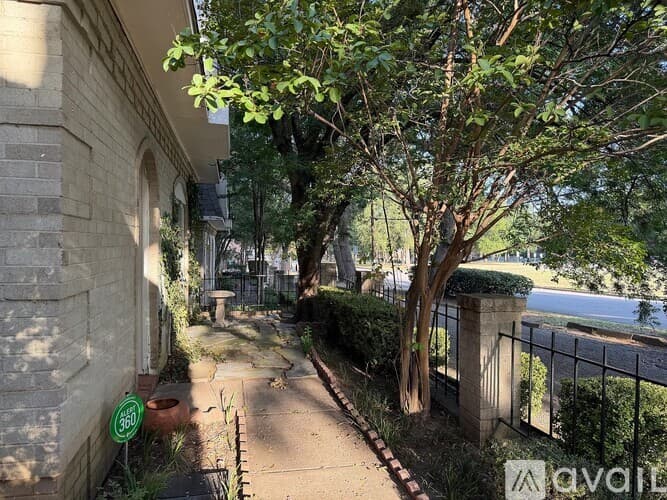 Arlington House: 1704 Scenic Drive