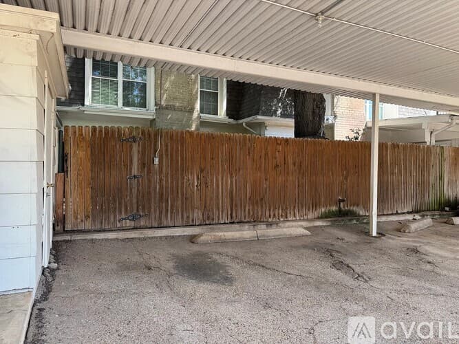 Arlington House: 1704 Scenic Drive