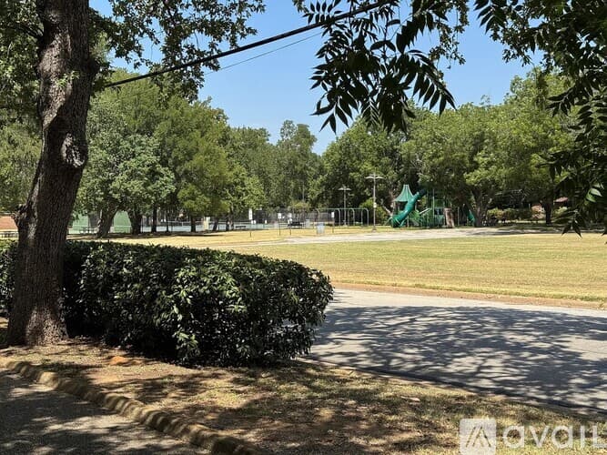 Arlington House: 1704 Scenic Drive