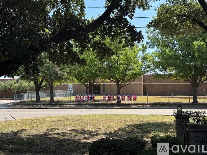 Arlington House: 1704 Scenic Drive