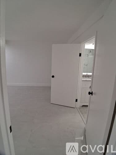 Surfside Apartment: 9064 Collins Ave