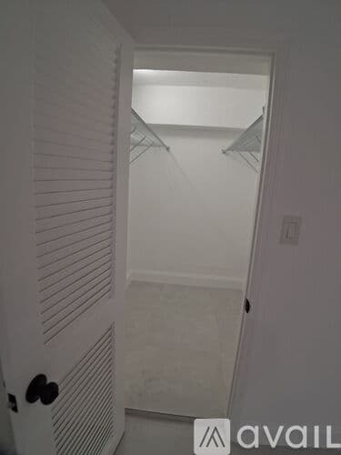 Surfside Apartment: 9064 Collins Ave