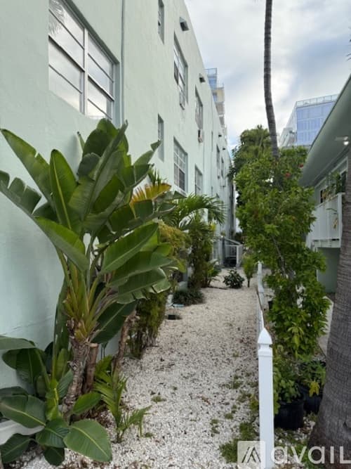 Surfside Apartment: 9064 Collins Ave