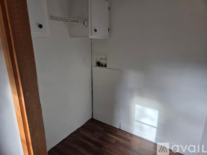 Hudson House: 17014 Meridian Blvd