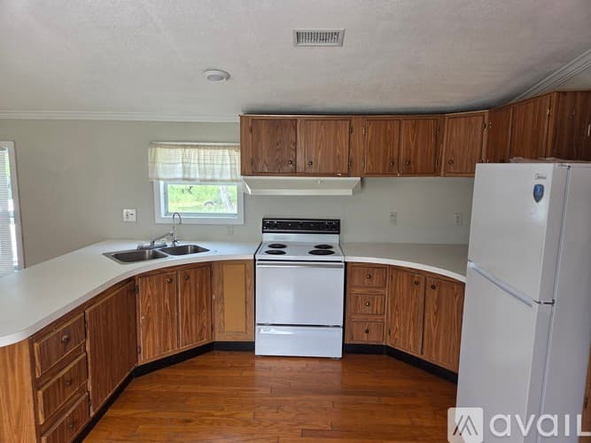 Hudson House: 17014 Meridian Blvd