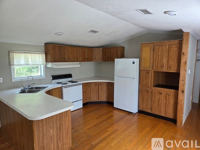 Hudson House: 17014 Meridian Blvd