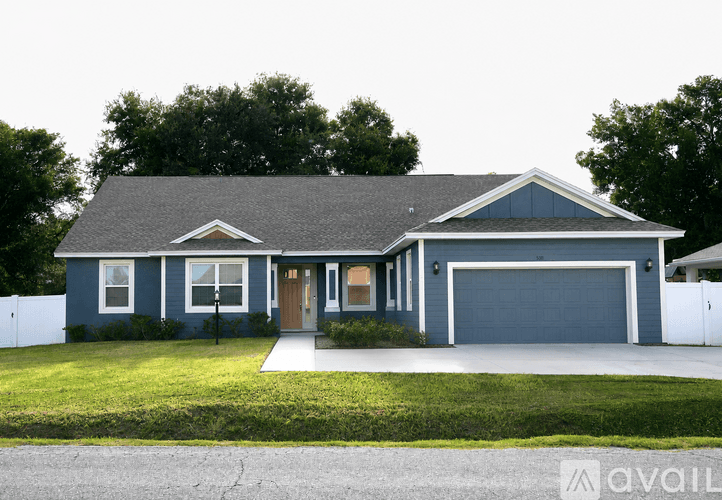 Lakeland House: 5311 Dismuke Dr