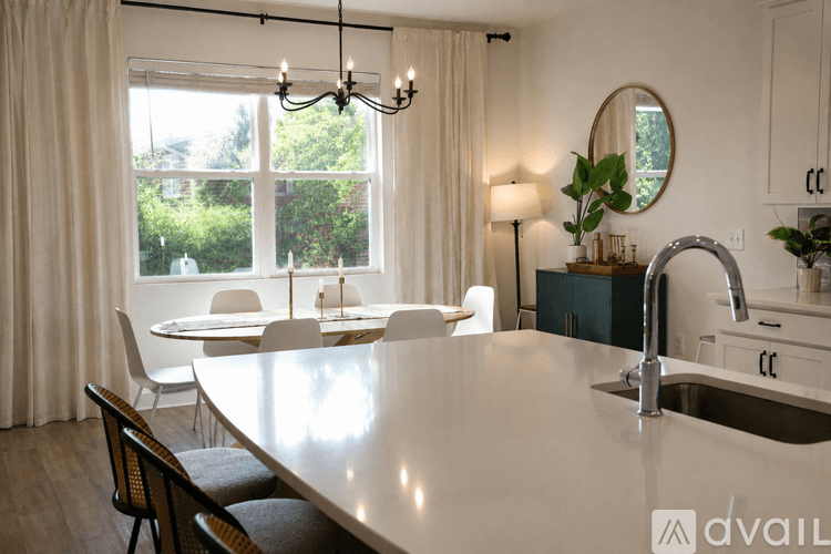 Lakeland House: 5311 Dismuke Dr
