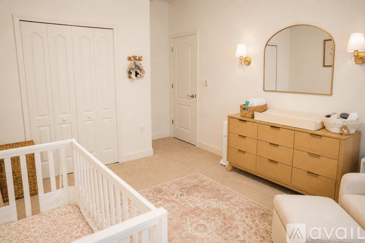 Lakeland House: 5311 Dismuke Dr