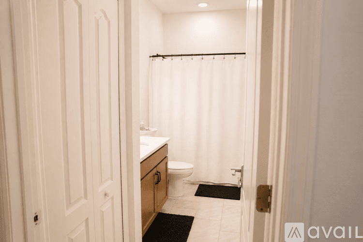 Lakeland House: 5311 Dismuke Dr
