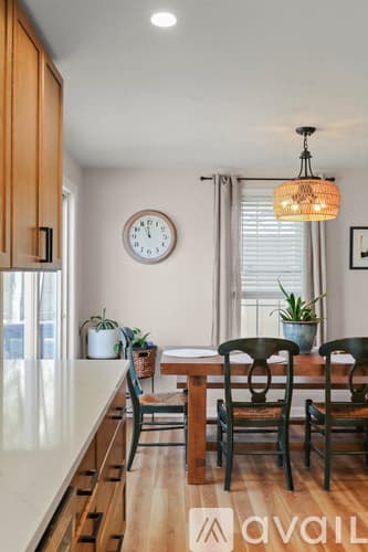 Plymouth House: 6 Buttonwood Ln