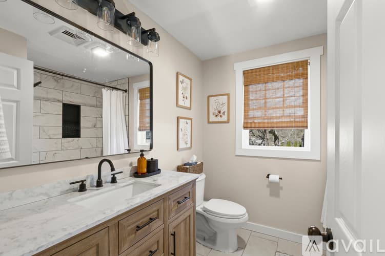Plymouth House: 6 Buttonwood Ln